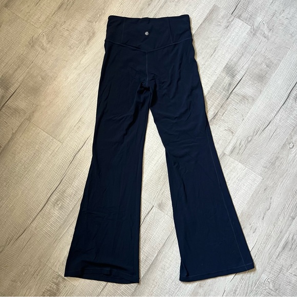 ATHLETA ELATION RISE FLARE PANT YOGA LEGGINGS Navy Blue Medium Pilates Gym - Picture 8 of 16